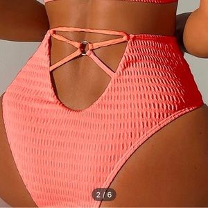 Brand new SHEIN bathingsuit bottoms. Size L (8/10)